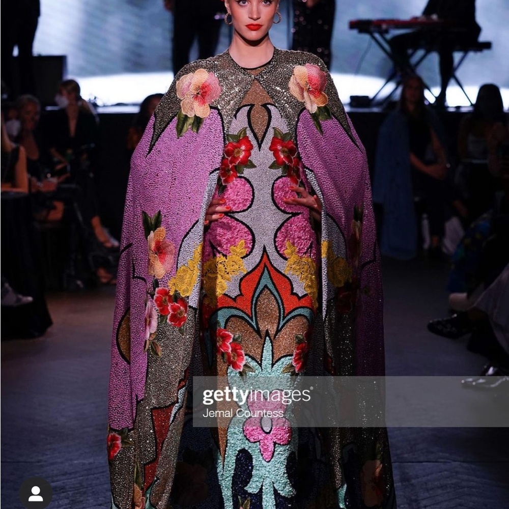 ISO READ< ——>Naeem Khan Multicolor Floral Maxi Dress